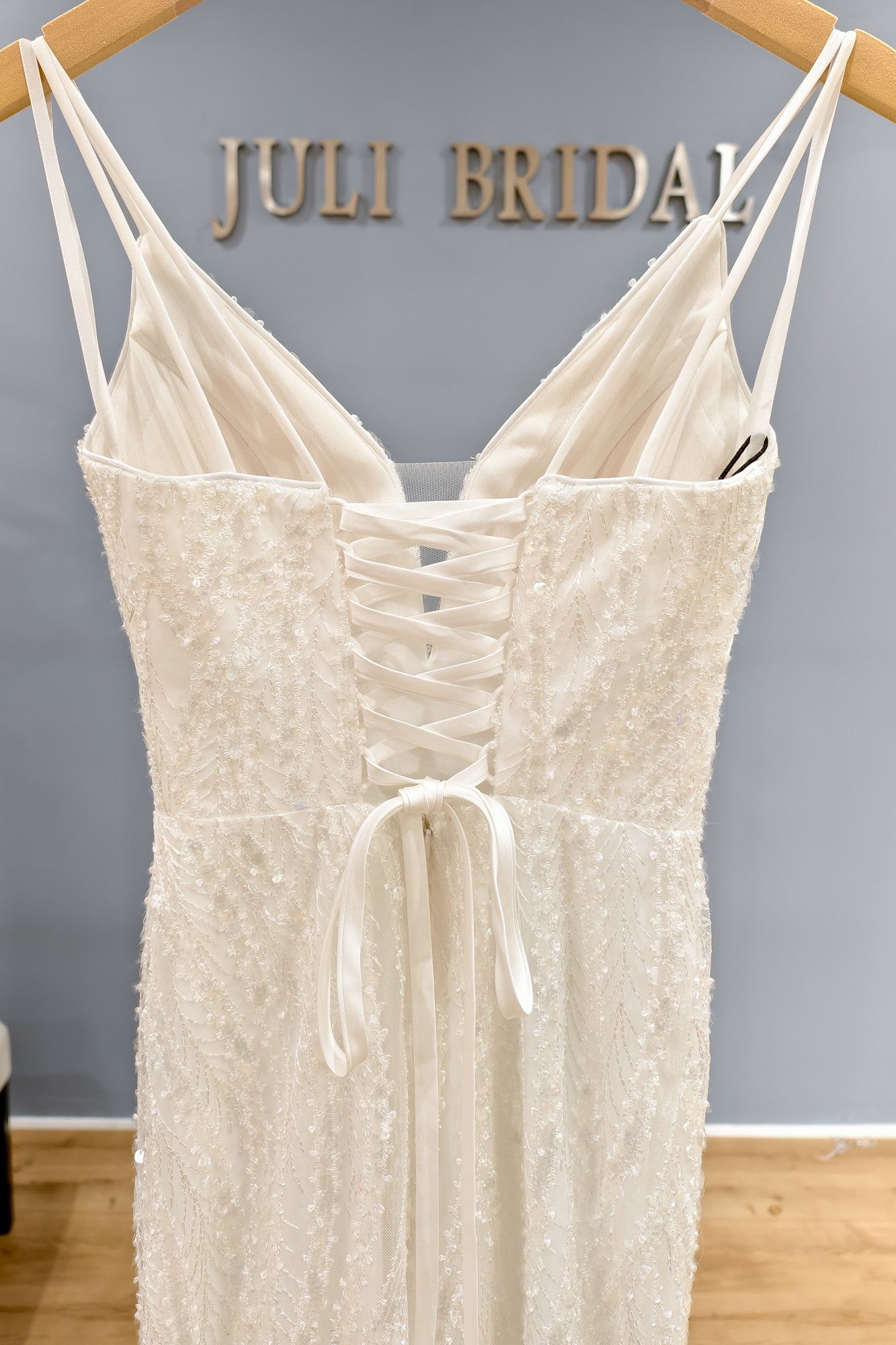 Wedding dress LJF3809