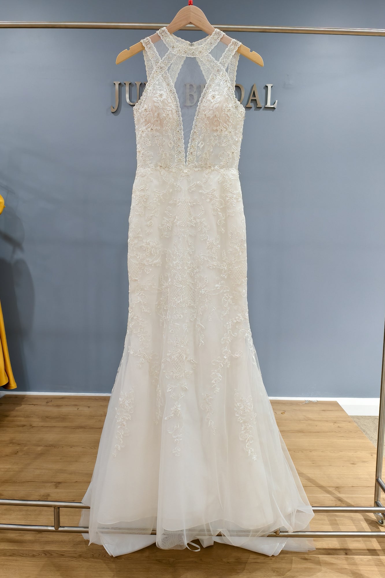 Wedding dress SC315