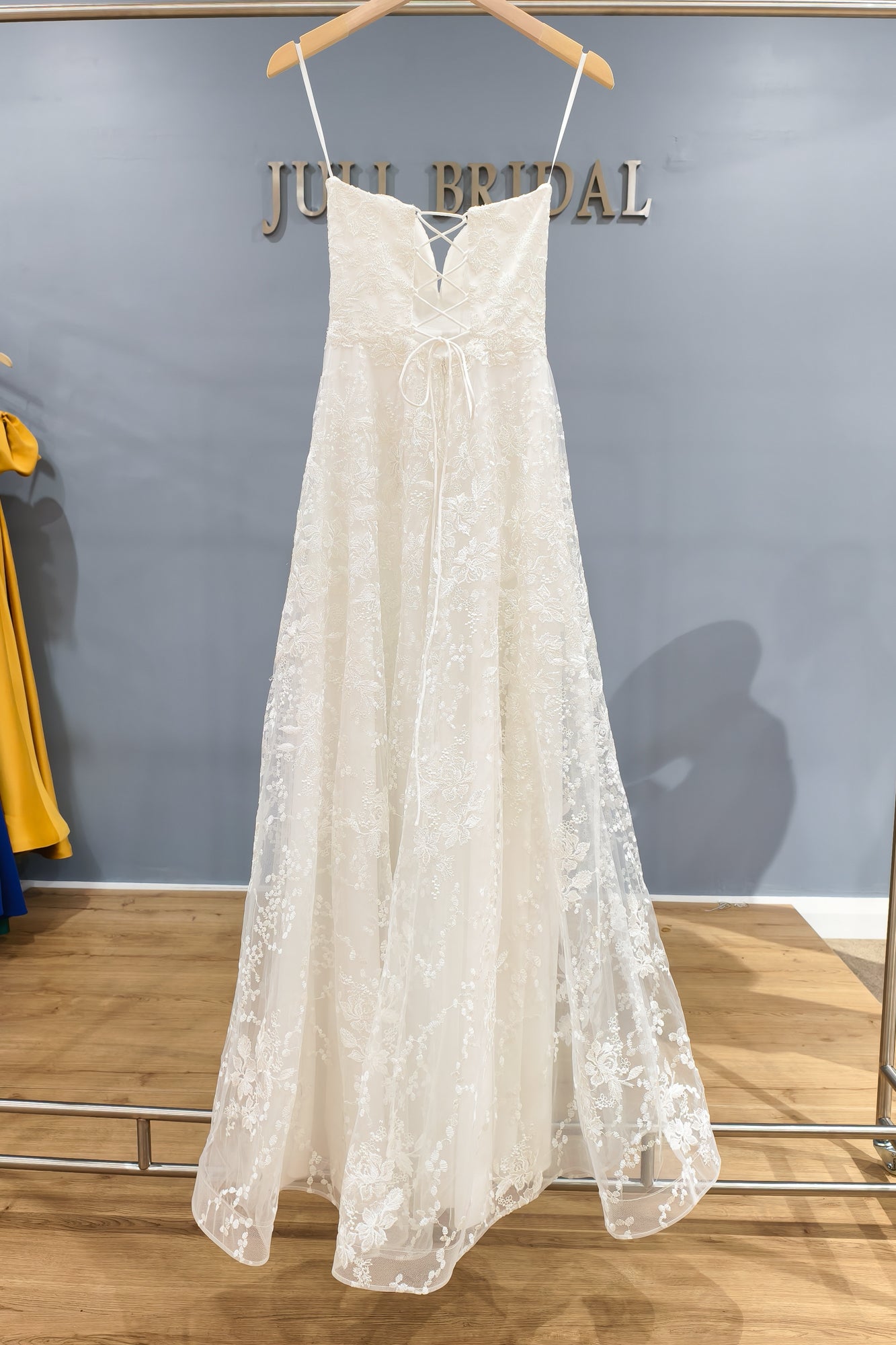 Wedding dress LJF-C0804