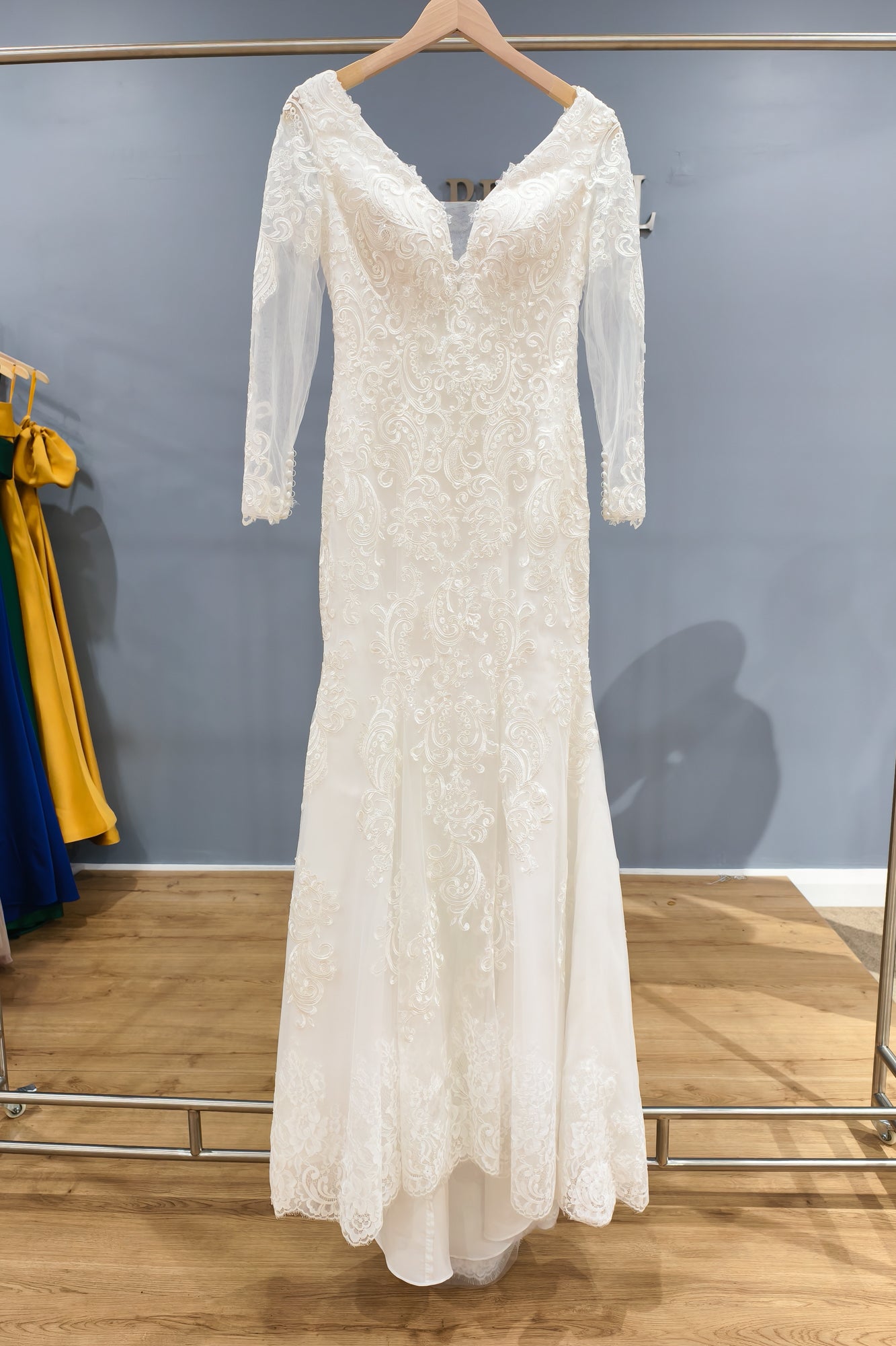 Wedding dress L06-1-2
