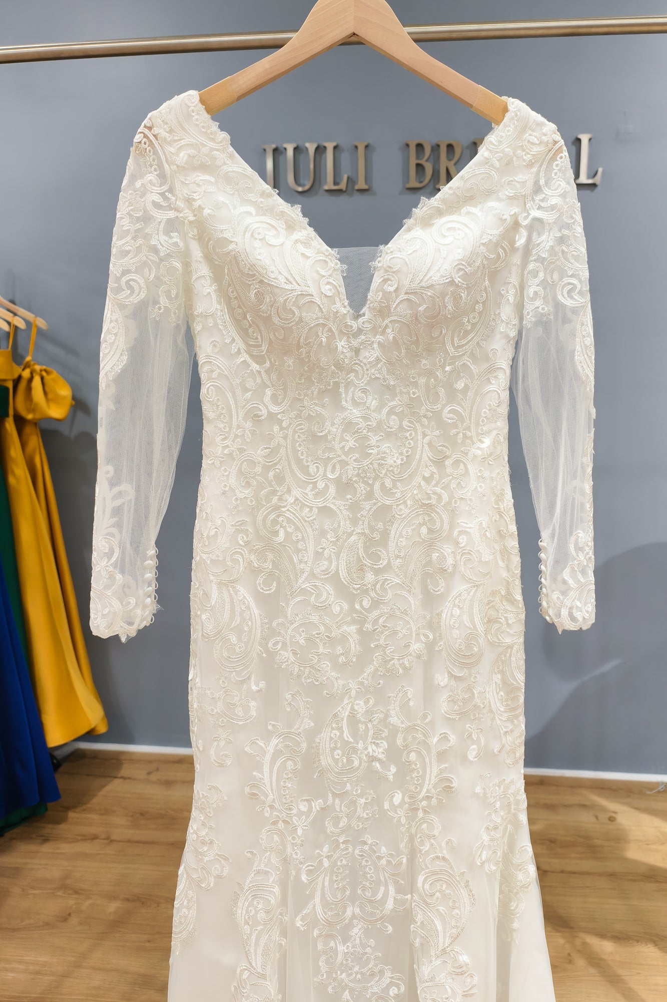 Wedding dress L06-1-2