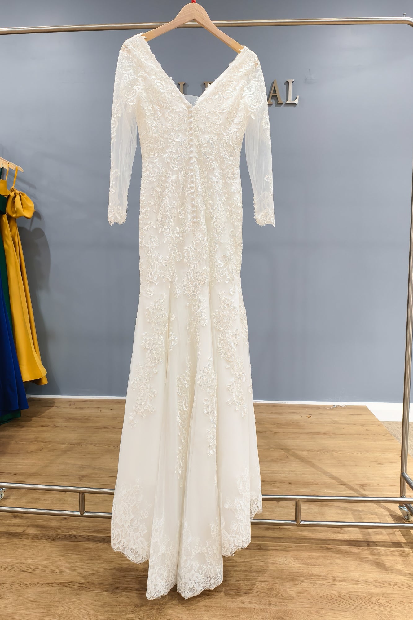 Wedding dress L06-1-2
