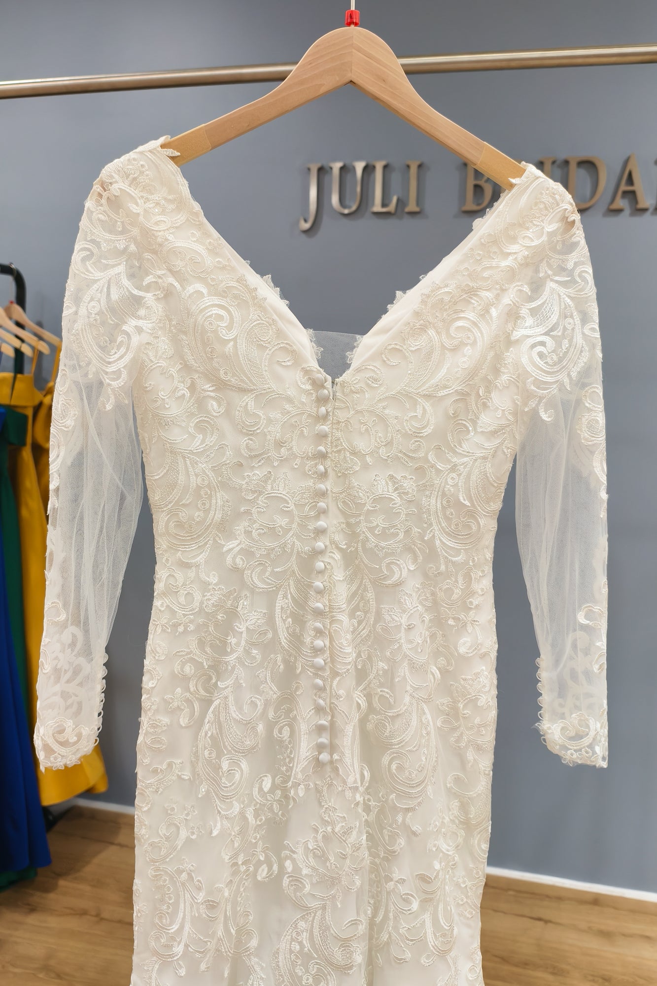 Wedding dress L06-1-2