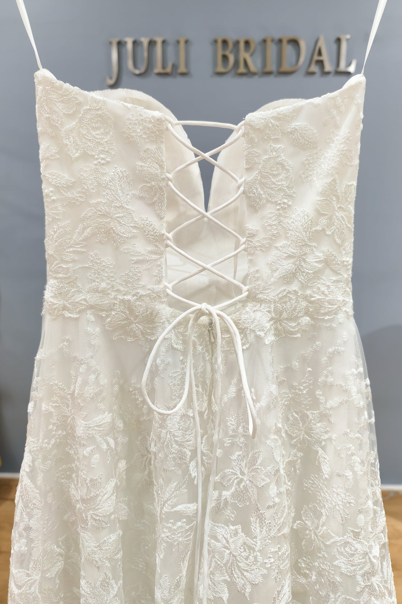 Wedding dress LJF-C0804